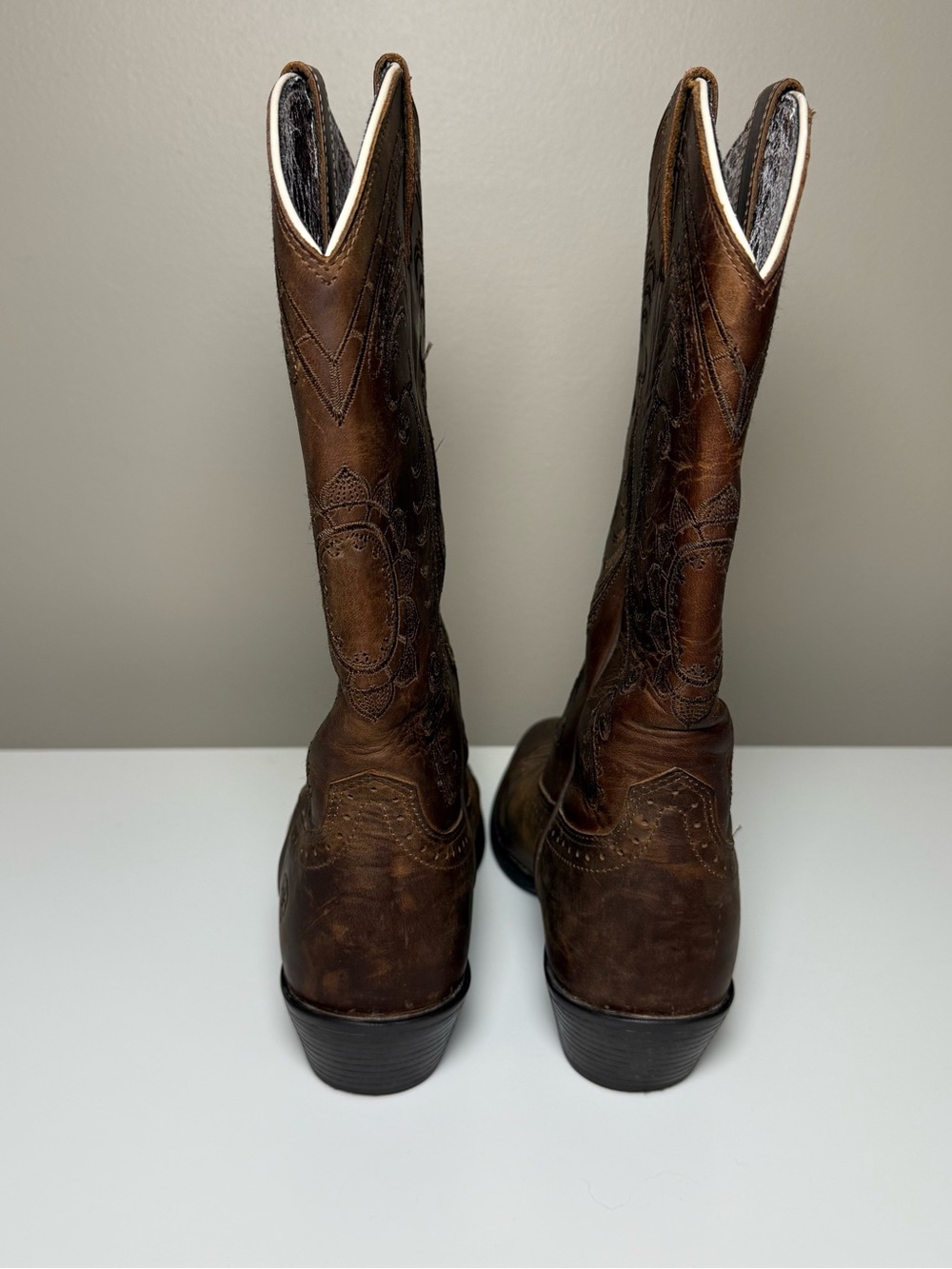 Ariat Women's Magnolia Western Boots Distressed Brown Leather US 7B Style 100109 - Picture 7 of 9